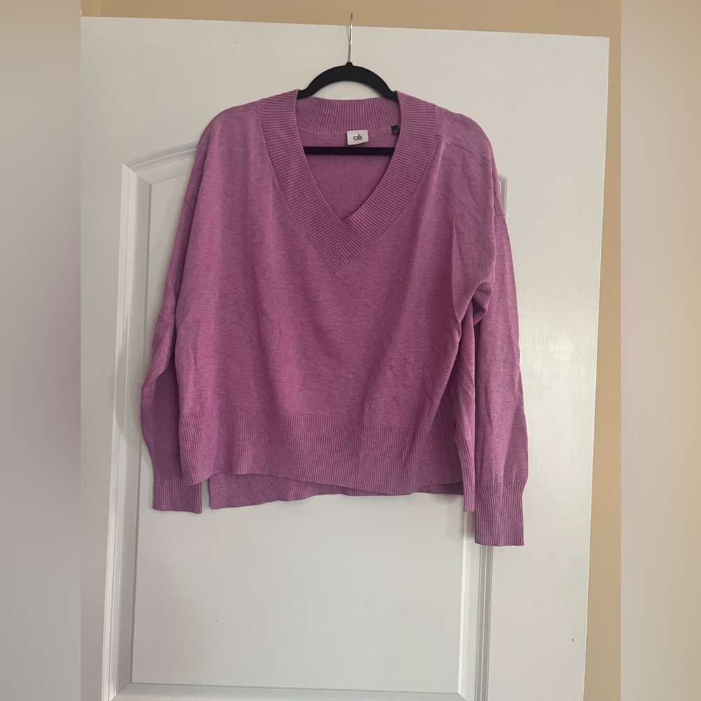 V neck sweater like new